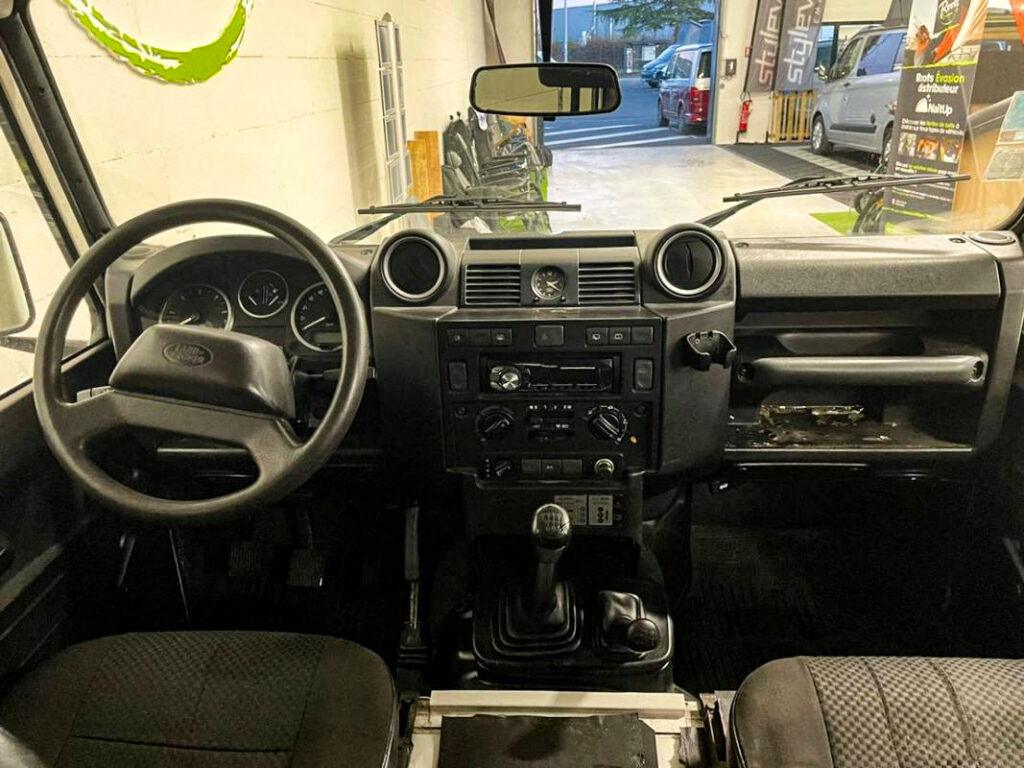 Land Rover Defender Quintessence Automobiles 3