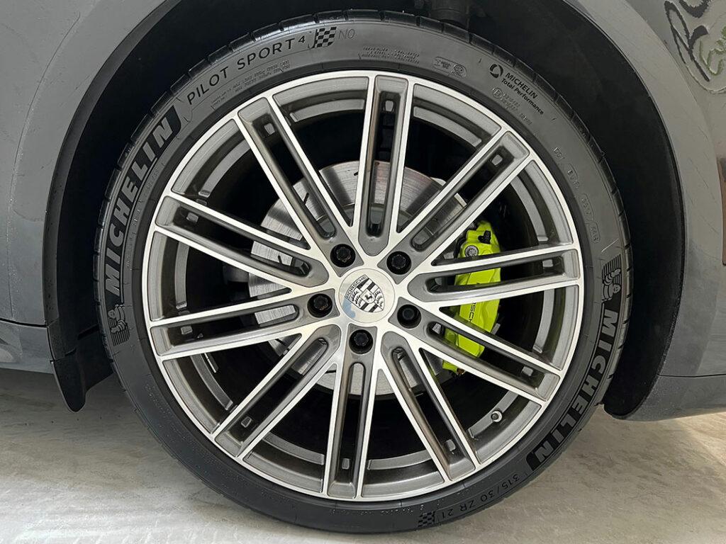 Porsche panamera 4 e hybrid Quintessence Automobiles 4